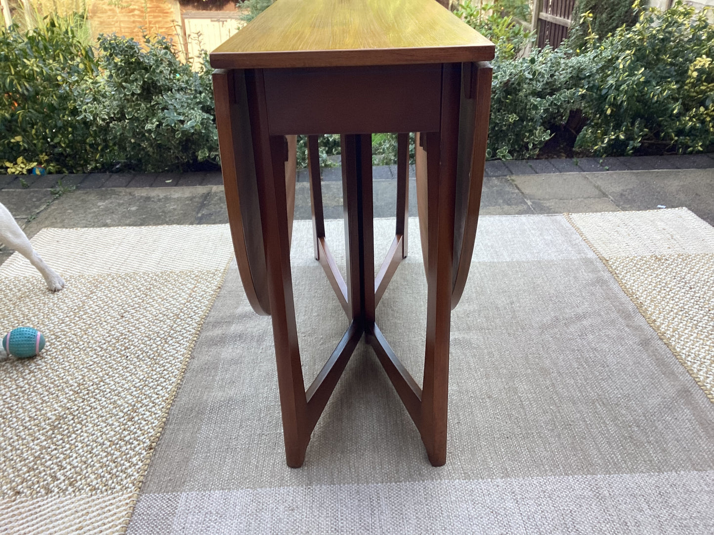 Mid Century Oval Gate Leg Table With 4 Dining Chairs