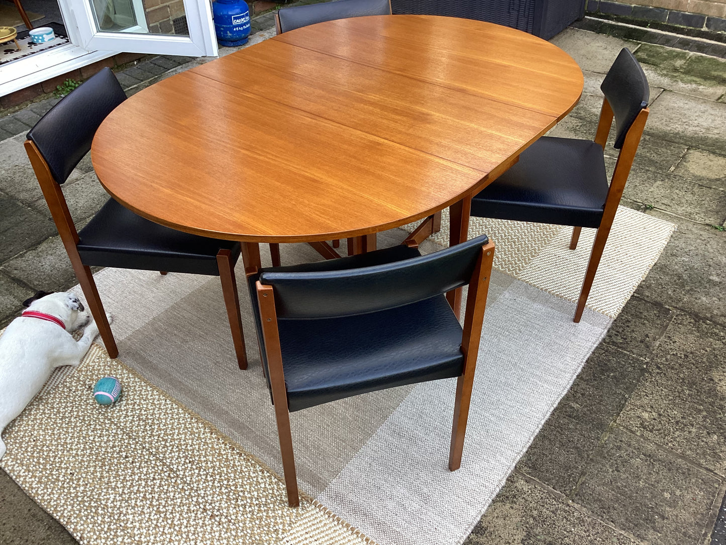 Mid Century Oval Gate Leg Table With 4 Dining Chairs