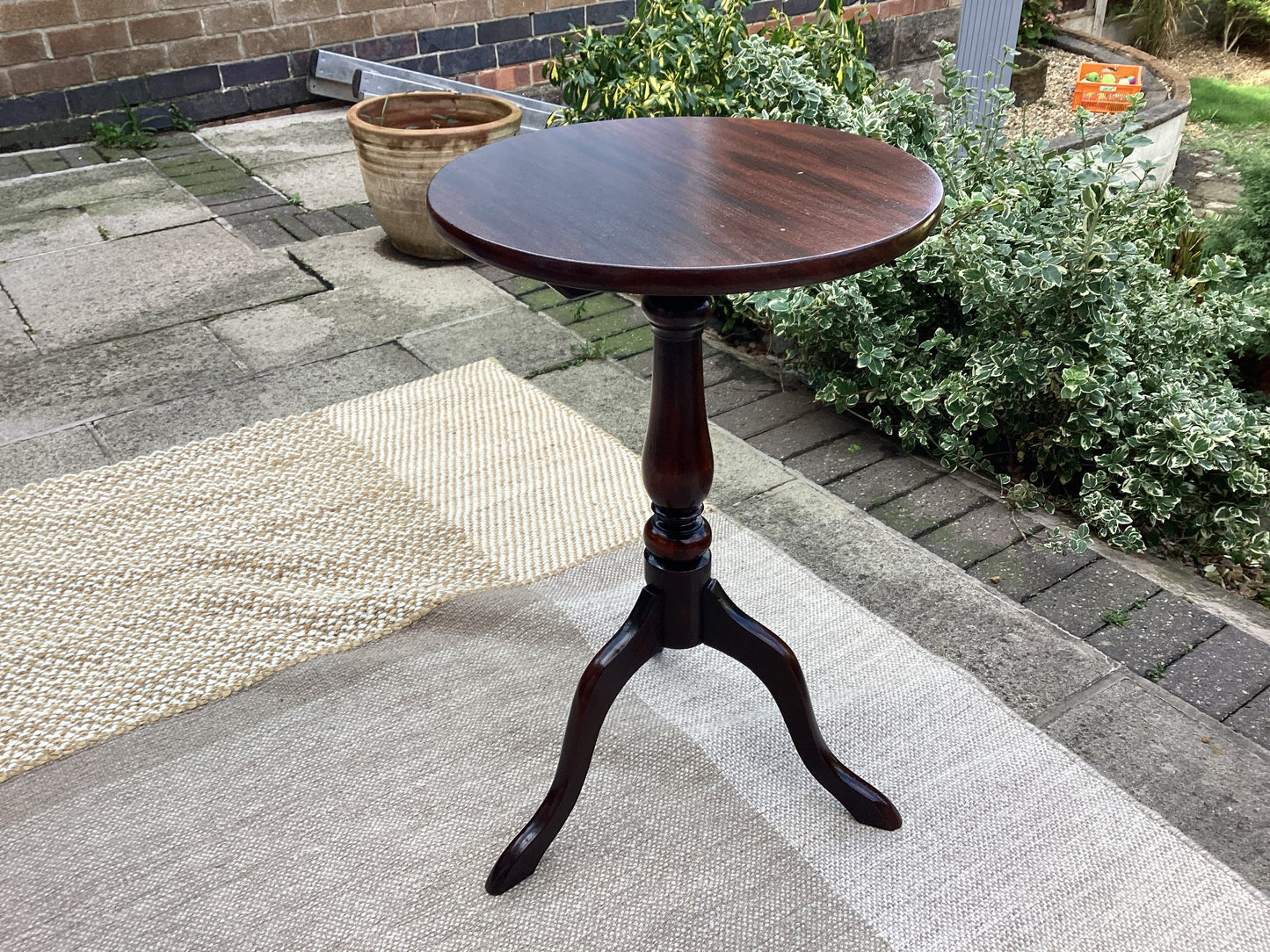 Antique Mahogany Georgian Tilt Top Wine / Side Table